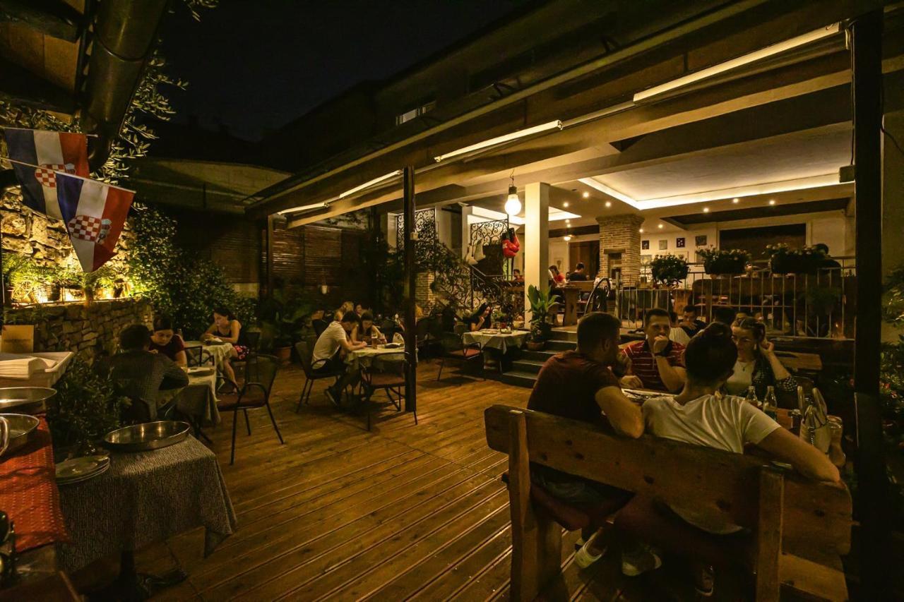 Jupiter Center Apartments พูลา ภายนอก รูปภาพ
